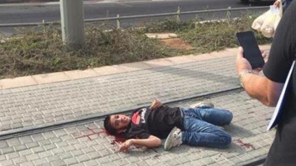 بالفيديو.. الاحتلال الإسرائيلي يعدم طفلاً فلسطينيًا في القدس بالفيديو.. الاحتلال الإسرائيلي يعدم طفلاً فلسطينيًا في القدس