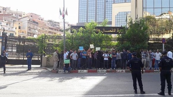 الاتصالات الجزائرية» تغلق قناة «الوطن» الإخوانية وتصادر معداتها الاتصالات الجزائرية» تغلق قناة «الوطن» الإخوانية وتصادر معداتها