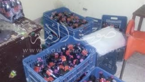 بالصور.. ضبط 10 آلاف زجاجة مياه غازية داخل مصنع غير مرخص بالدقهلية بالصور.. ضبط 10 آلاف زجاجة مياه غازية داخل مصنع غير مرخص بالدقهلية 