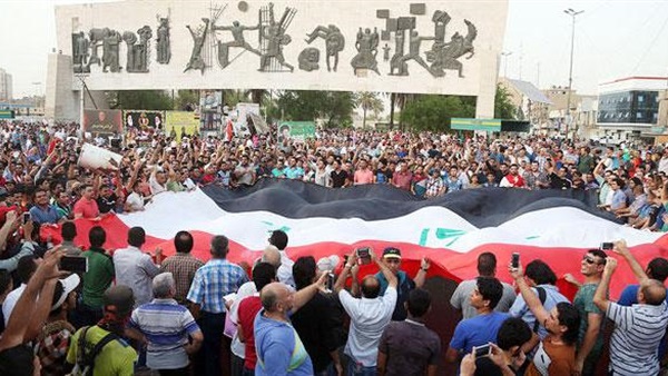 الصدر يدعو المتظاهرين العراقيين للاعتصام الجمعة المقبلة الصدر يدعو المتظاهرين العراقيين للاعتصام الجمعة المقبلة