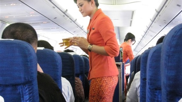 طرد مضيفة طيران بشركة خليجية مارست الجنس مع الركاب