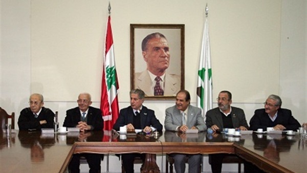 حزب الكتائب اللبنانية يتحفظ على خطة حل أزمة النفايات حزب الكتائب اللبنانية يتحفظ على خطة حل أزمة النفايات