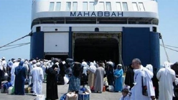 579 معتمرًا يغادرون ميناء سفاجا إلي ينبع السعودي 579 معتمرًا يغادرون ميناء سفاجا إلي ينبع السعودي