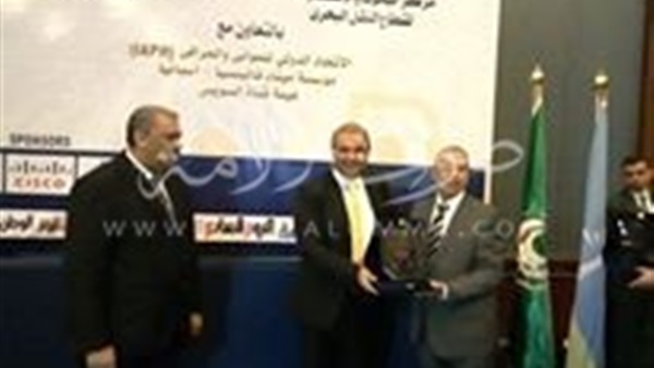 بالصور.. تكريم وزيري النقل والتموين في مؤتمر«مارلوج 5» بالإسكندرية بالصور.. تكريم وزيري النقل والتموين في مؤتمر«مارلوج 5» بالإسكندرية