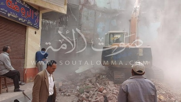 بالصور: استجابة لـ «صوت الأمة».. إزالة منزل بالدقهلية لخطورته على السكان بالصور: استجابة لـ «صوت الأمة».. إزالة منزل بالدقهلية لخطورته على السكان