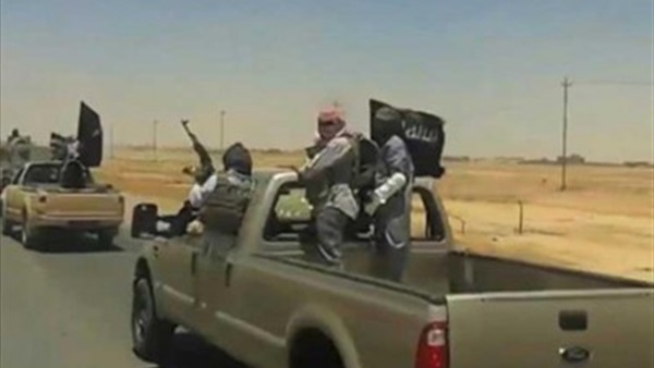 فرار غالبية مقاتلي داعش من منطقة «هيت» في الأنبار فرار غالبية مقاتلي داعش من منطقة «هيت» في الأنبار