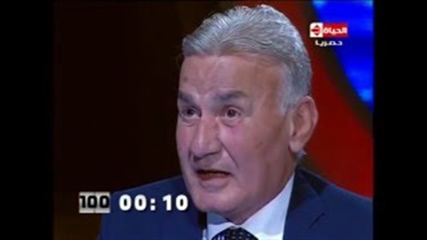 بالفيديو..  نكشف سبب بكاء عزت أبو عوف على الهواء