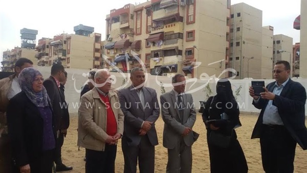 بالصور.. «محافظ بورسعيد» يزور مدرسة الشهيد محمد صبري 