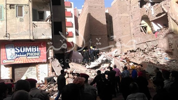 فحص جميع المبانى السكنية بمنطقة العقار المنهار في الإسماعيلية فحص جميع المبانى السكنية بمنطقة العقار المنهار في الإسماعيلية