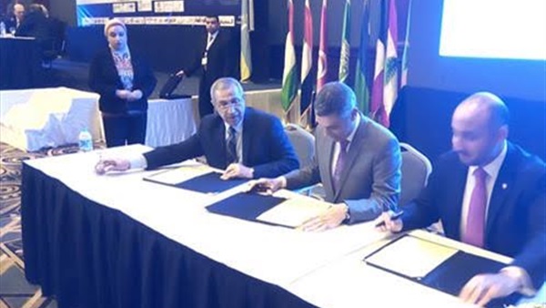 وزير النقل يوقع بروتوكول تعاون بين الأكاديمية العربية و«بنما» لتطوير الموانى وزير النقل يوقع بروتوكول تعاون بين الأكاديمية العربية و«بنما» لتطوير الموانى