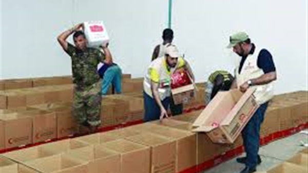 الهلال الأحمر الإماراتي يخترق حصار «تعز» اليمنية