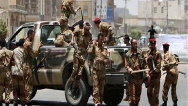 الجيش اليمني يسيطر على معسكر الدفاع الجوى غرب «تعز» الجيش اليمني يسيطر على معسكر الدفاع الجوى غرب «تعز»