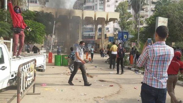 اليوم.. محاكمة 20 متهمًا في أحداث "عنف الدقي" اليوم.. محاكمة 20 متهمًا في أحداث "عنف الدقي"