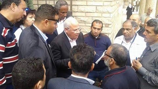 محافظ بورسعيد يشيد بجهود مديرعام الشئون الصحية محافظ بورسعيد يشيد بجهود مديرعام الشئون الصحية