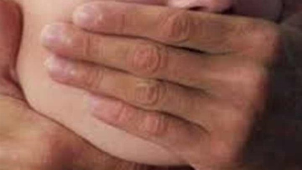 ذئبان بشريان يغتصبان طفلا في الغربية