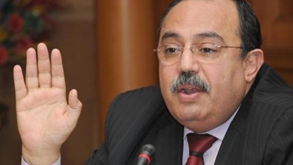 «محافظ الإسكندرية» يطالب «النواب» بحل مشكلة النظافة