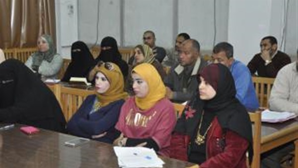 الأحد.. تكريم الأم والأب المثاليين بجامعة القناة الأحد.. تكريم الأم والأب المثاليين بجامعة القناة