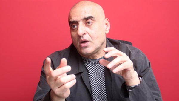 بالفيديو.. عزمي مجاهد يسب خطيب «الحصري» على الهواء بالفيديو.. عزمي مجاهد يسب خطيب «الحصري» على الهواء