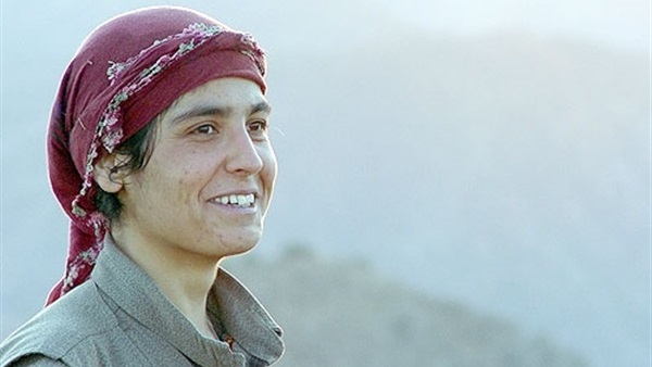 المناضلة الكردية «فيام» تدعو للنضال ضد داعش المناضلة الكردية «فيام» تدعو للنضال ضد داعش
