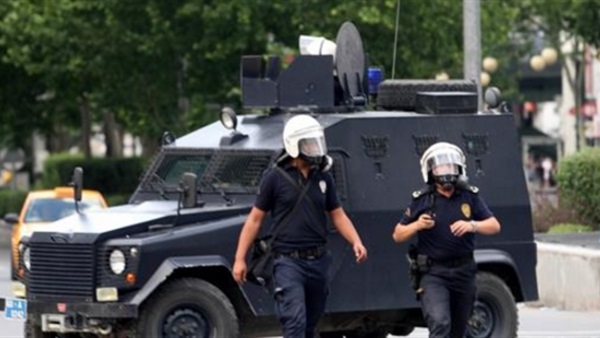 العثور على سيارة محملة بالمتفجرات قرب مبنى حكومي في تركيا
