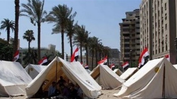 المتظاهرون العراقيون ينصبون خيام الاعتصام ببغداد المتظاهرون العراقيون ينصبون خيام الاعتصام ببغداد