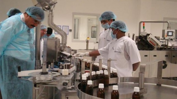 «الديب» يطالب بإنهاء سيطرة الشركات الأجنبية على سوق الدواء بمصر