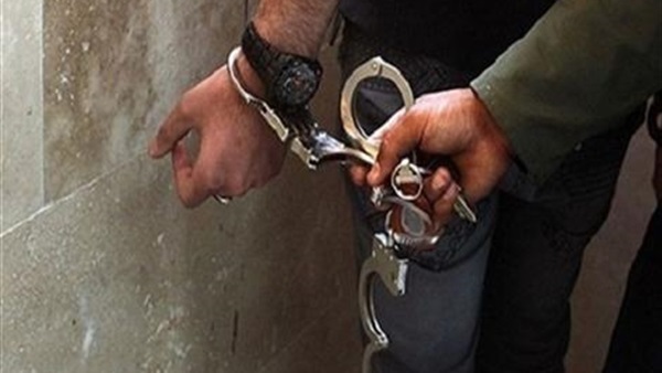 ضبط هارب من حكم قضائى وبحوزته 25 قطعة حشيش بسوهاج ضبط هارب من حكم قضائى وبحوزته 25 قطعة حشيش بسوهاج