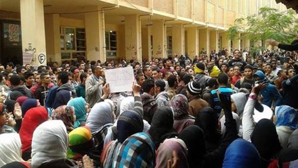 ضبط أستاذ بـ«تربية الإسكندرية» لاتهامه بالتحريض على العنف والتظاهر ضبط أستاذ بـ«تربية الإسكندرية» لاتهامه بالتحريض على العنف والتظاهر