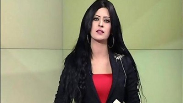 بالصورة.. مذيعة تكشف عن مفاتنها بالخطأ بالصورة.. مذيعة تكشف عن مفاتنها بالخطأ