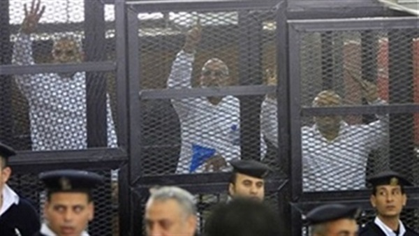اليوم.. استكمال إعادة محاكمة بديع و36 آخرين في «عمليات رابعة»