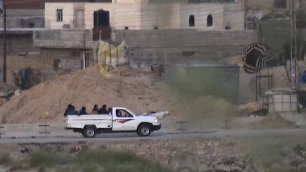 بالصور.. «ولاية سيناء» ينشر صورًا لهجوم عناصره على كمين «الصفا» بالصور.. «ولاية سيناء» ينشر صورًا لهجوم عناصره على كمين «الصفا»
