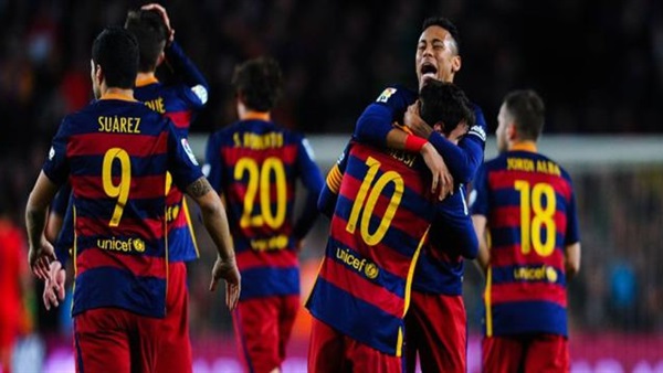 شوط أول.. برشلونة يتقدم على فيا ريال بثنائية نظيفة في الدوري الإسباني