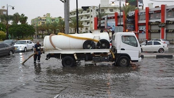 18سيارة جديدة لشفط وكسح المياة بأحياء بورسعيد 