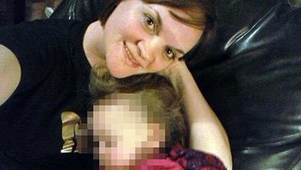 اعتقال أمريكية وضعت طفلتها في الفرن