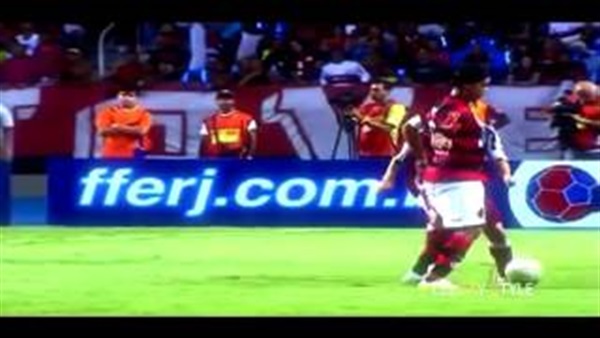 شاهد.. أفضل مهارات رونالدينهو فى مسيرته الكروية فى عيد ميلاده الـ 36 شاهد.. أفضل مهارات رونالدينهو فى مسيرته الكروية فى عيد ميلاده الـ 36