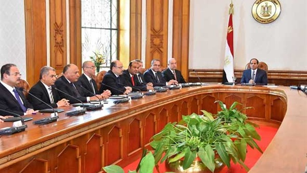 الرئيس السيسي يبحث في اجتماع موسع تعزيز صورة مصر الخارجية