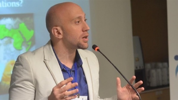 «المصريين الأحرار»: تعد تقرير لمواقف الأحزاب الأوروبي لدعم وفد «النواب» «المصريين الأحرار»: تعد تقرير لمواقف الأحزاب الأوروبي لدعم وفد «النواب»