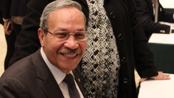 عبد المنعم: «دعم مصر» سيوافق على مد عمل دور الانعقاد الأول للبرلمان عبد المنعم: «دعم مصر» سيوافق على مد عمل دور الانعقاد الأول للبرلمان