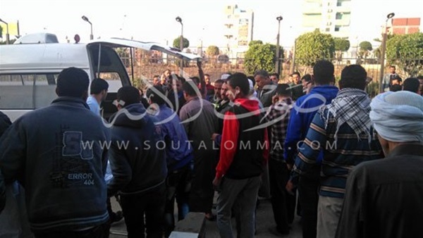 بالصور.. القصة الكاملة لعملية السطور المسلح على «بنك الإئتمان الزراعي» بالشرقية.. 160 ألف جنيه قيمة المسروقات.. مقتل حارس الأمن بـ 5 طعنات في الرقبة..«مدير الأمن»: جهود مكثفة لضبط الجناه بالصور.. القصة الكاملة لعملية السطور المسلح على «بنك الإئتمان الزراعي» بالشرقية.. 160 ألف جنيه قيمة المسروقات.. مقتل حارس الأمن بـ 5 طعنات في الرقبة..«مدير الأمن»: جهود مكثفة لضبط الجناه