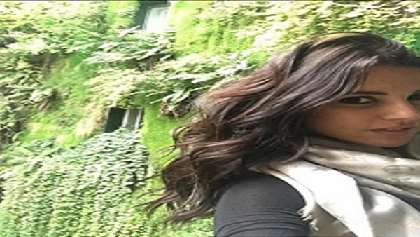 درة تتجاوز أحزانها بمدينة النور  