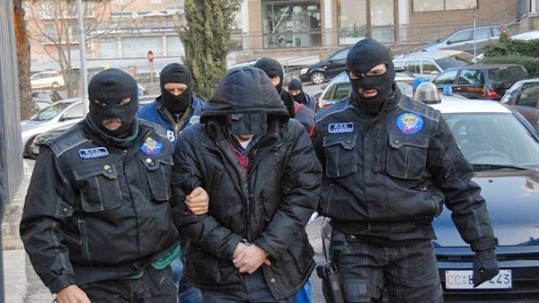 اعتقال مواطن عراقى بإيطاليا على صلة بالإرهاب اعتقال مواطن عراقى بإيطاليا على صلة بالإرهاب