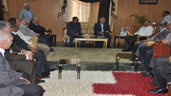 بالصور. محافظ الوادي الجديد يلتقي وفد  مصنع الأسمدة الفوسفاتية 