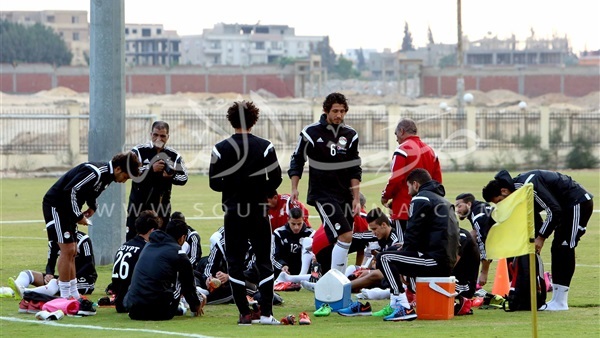 منتخب مصر لكرة القدم يختتم تدريباته قبل السفر إلى نيجيريا منتخب مصر لكرة القدم يختتم تدريباته قبل السفر إلى نيجيريا