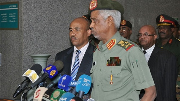وزير دفاع السودان يبحث مع مدير استخبارات الإمارات دعم التعاون المشترك