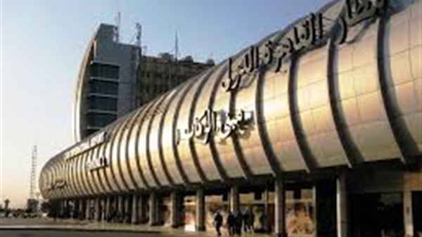 حافلة المنتخب يتجه إلى مطار القاهرة للسفر إلى نيجيريا حافلة المنتخب يتجه إلى مطار القاهرة للسفر إلى نيجيريا