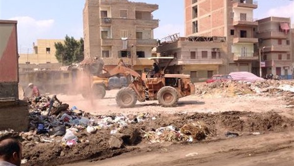 بالصور..إزالة إشغالات طريق  «مشتول القاضي» بالشرقية 