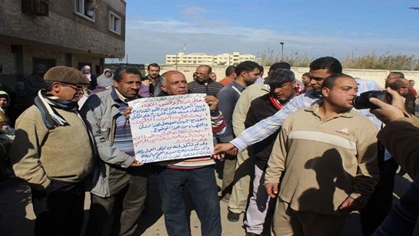 استمرار إضراب عمال مصنع سجاد دمنهور لليوم الثالث استمرار إضراب عمال مصنع سجاد دمنهور لليوم الثالث