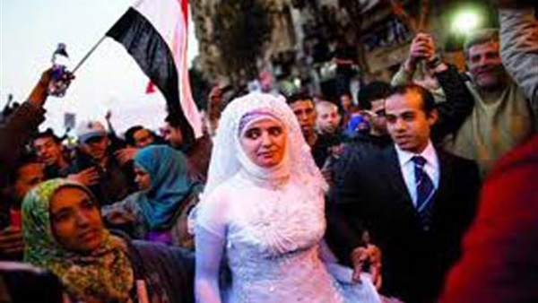 بالفيديوهات والصور.. ملامح الحب في زمن الحرب.. قٌبلات أثناء تفجيرات بروكسل.. سالي تومة تُعيد احتفالات زفاف الثوار في التحرير.. وتركيا تسير على نهج 25 يناير.. زفاف في «معرشورين» السورية تحت الحصار بالفيديوهات والصور.. ملامح الحب في زمن الحرب.. قٌبلات أثناء تفجيرات بروكسل.. سالي تومة تُعيد احتفالات زفاف الثوار في التحرير.. وتركيا تسير على نهج 25 يناير.. زفاف في «معرشورين» السورية تحت الحصار