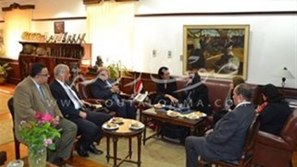 بالصور..رئيس جامعة الإسكندرية يستقبل المدير التنفيذي لهيئة «الفولبرايت»  