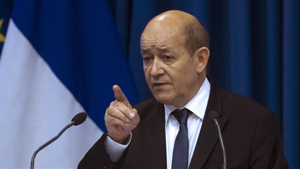 وزير دفاع فرنسا: روسيا باتت تركز على استهداف داعش في سوريا